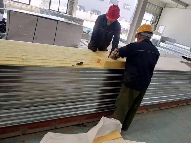 上海刘朗彩钢制品有限公司 产品供应 玻璃棉夹芯板 上海彩钢玻璃棉